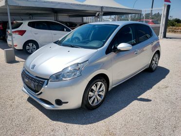 Peugeot 208 1.4 HDi 68 CV 5 porte Allure