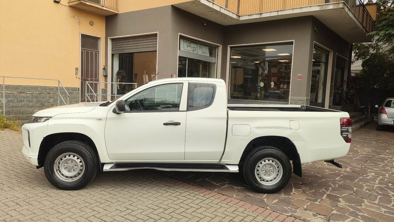 Mitsubishi L200 2.3 TD 4WD IVA ESCLUSA