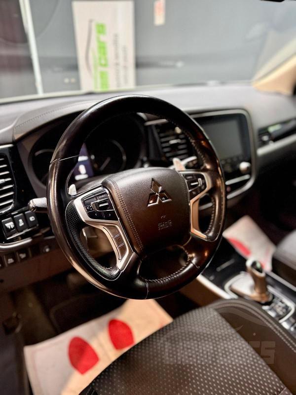 Mitsubishi Outlander phev 2.4 Instyle Plus 4wd