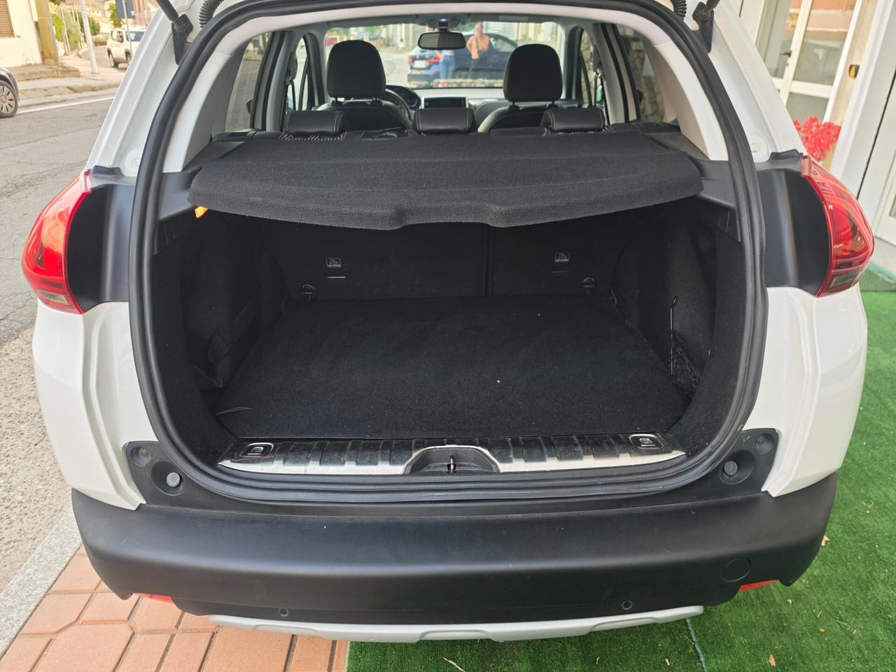 Peugeot 2008 BlueHDi 120 S&S Black Matt