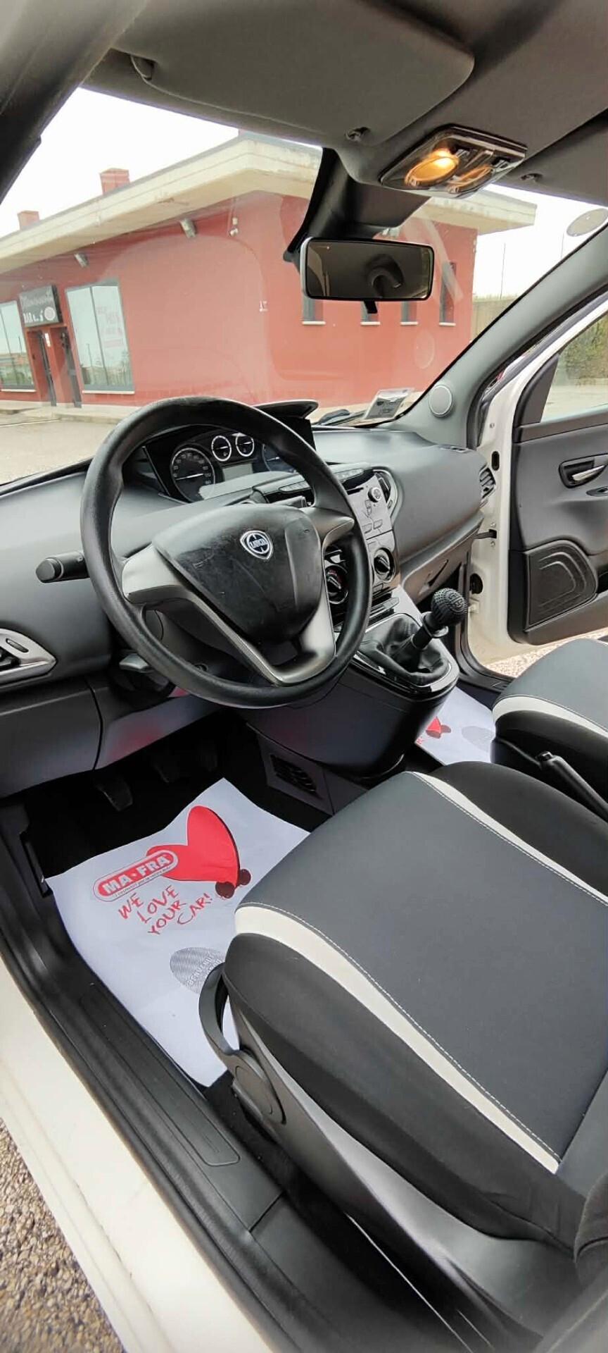 Lancia Ypsilon 0.9 TwinAir 85 CV 5 porte Metano Ecochic Gold