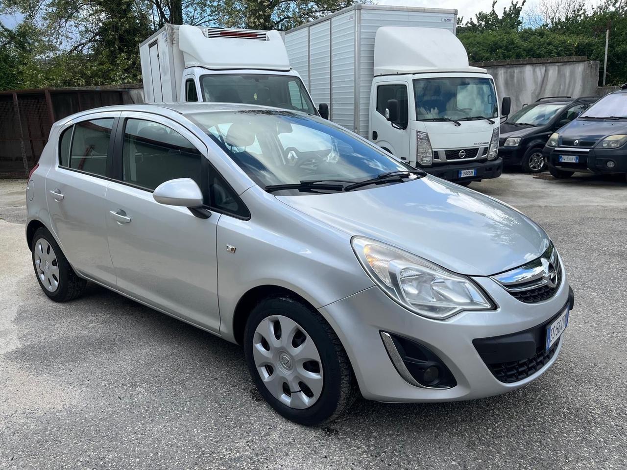 Opel corsa 5 P-1.2 benz. Km 100000-2013