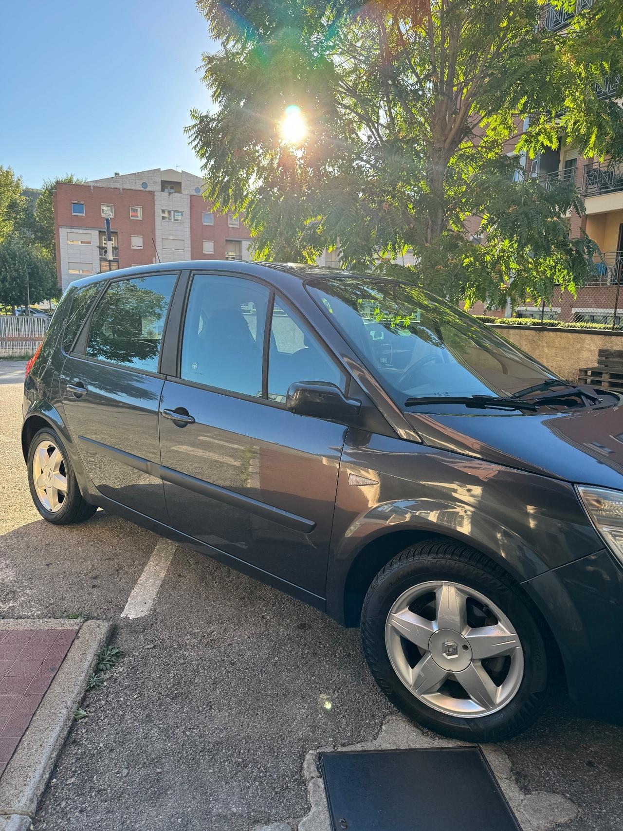 Renault Scenic Scénic 1.5 dCi/105CV Dynamique