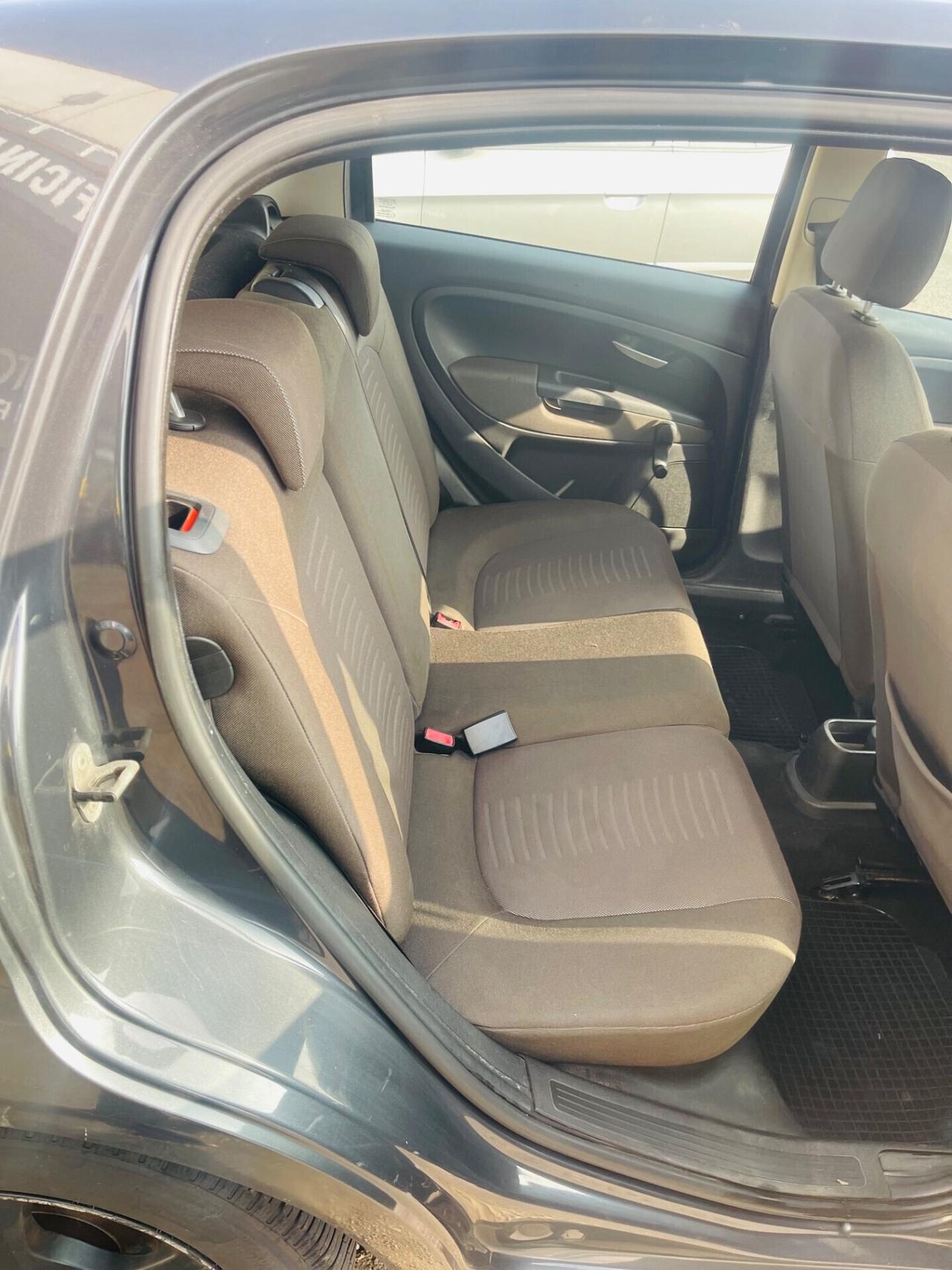 Fiat Grande Punto 1.3 MJT 90 CV 5 porte con gancio traino