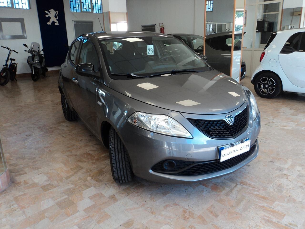 Lancia Ypsilon 1.2 69 CV 5 porte Gold