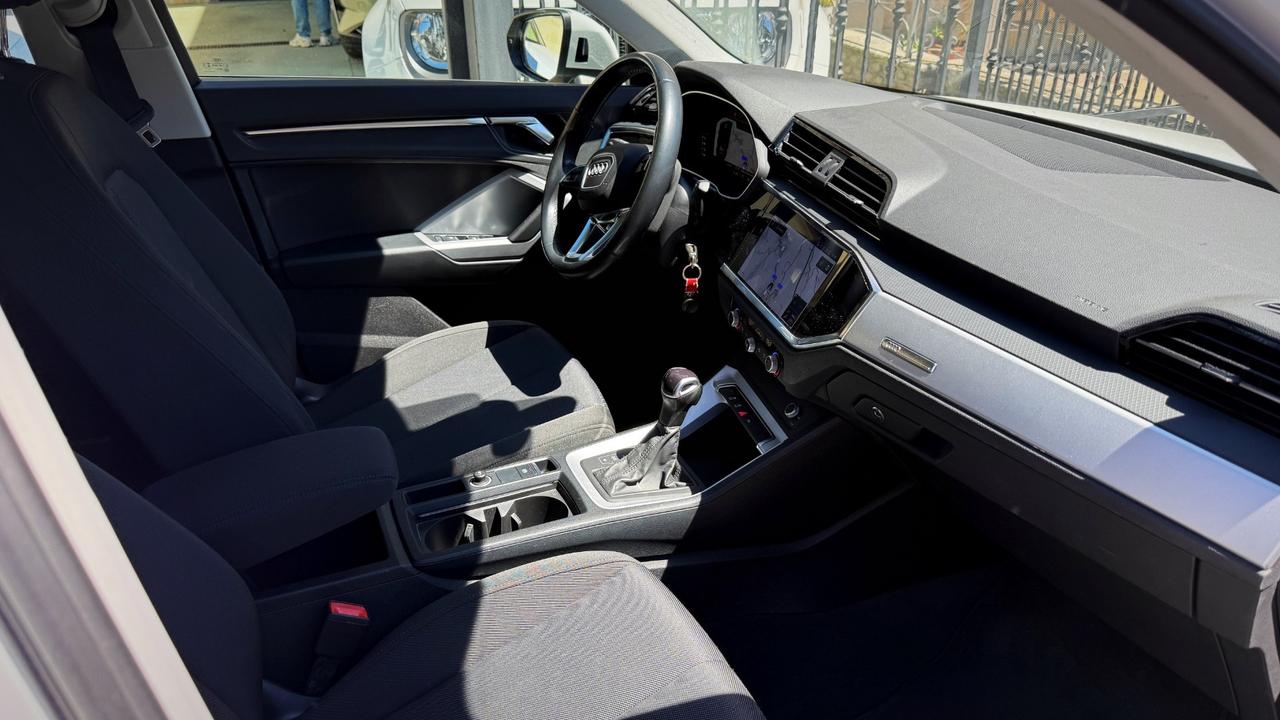 Audi Q3 2.0 Tdi S tronic Business - 11/2021