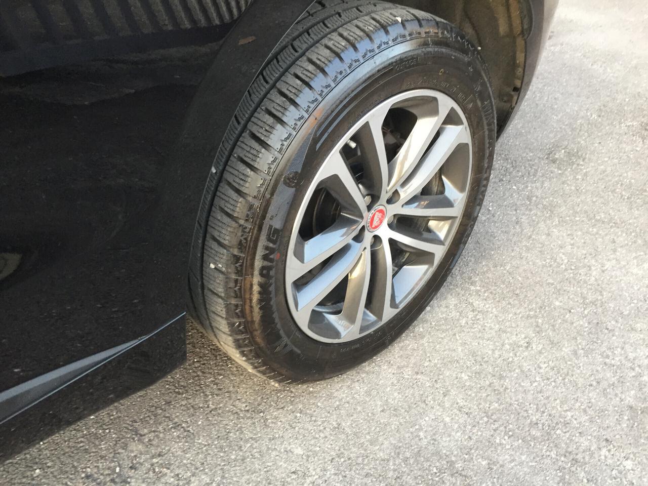 Jaguar F-Pace 2.0 D 180 CV AWD R-Sport