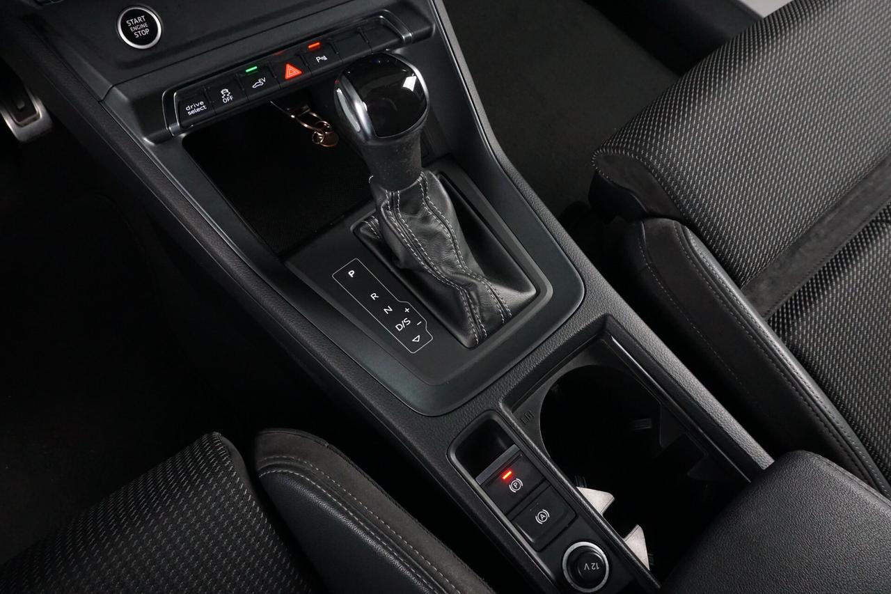 Audi Q3 SPB 45 TFSI E-Tron S tronic line Identity Black