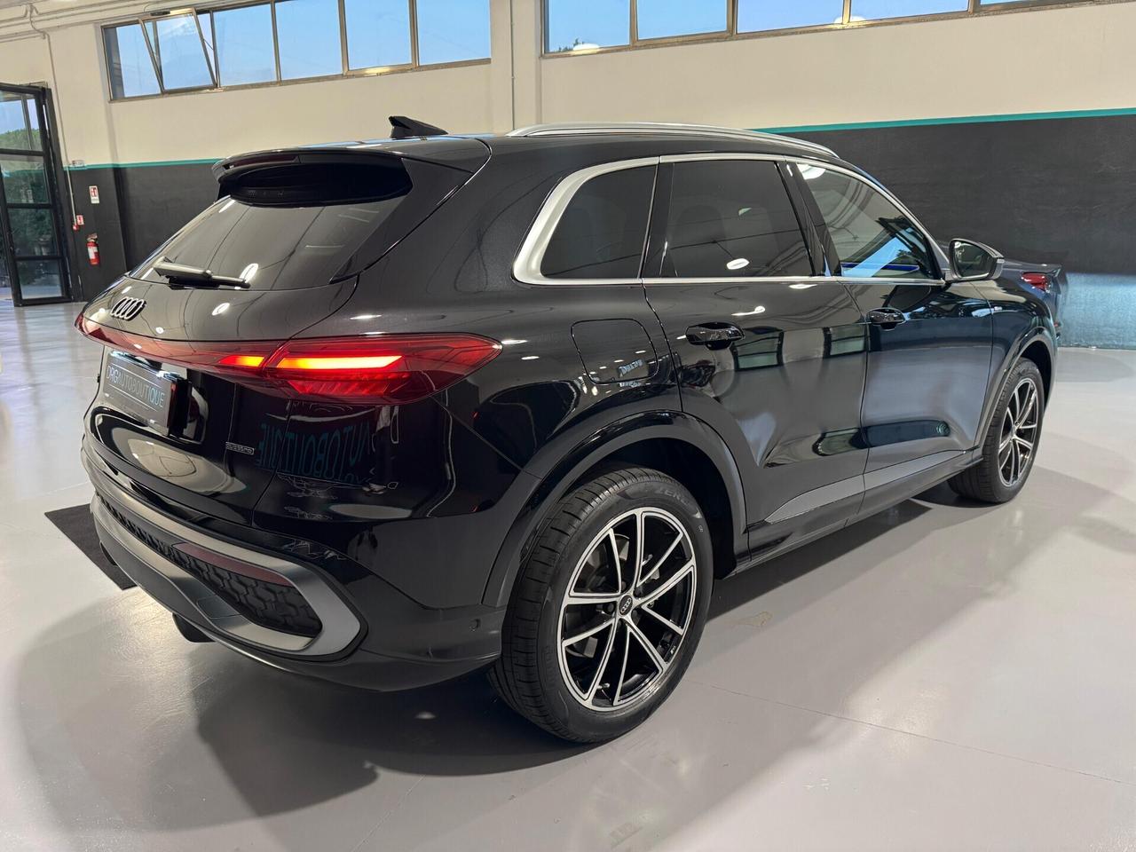 NEW Audi Q5 40 TDI quattro S tronic S line IVA ESP - NEW MODEL