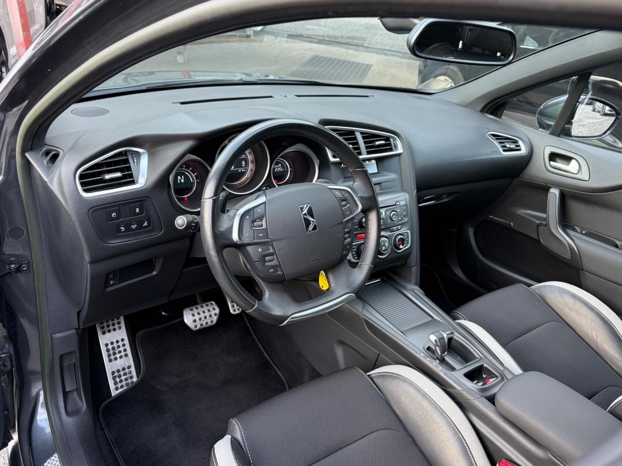 DS4 1.6 e-HDi 115-unipro-automatica-rate-