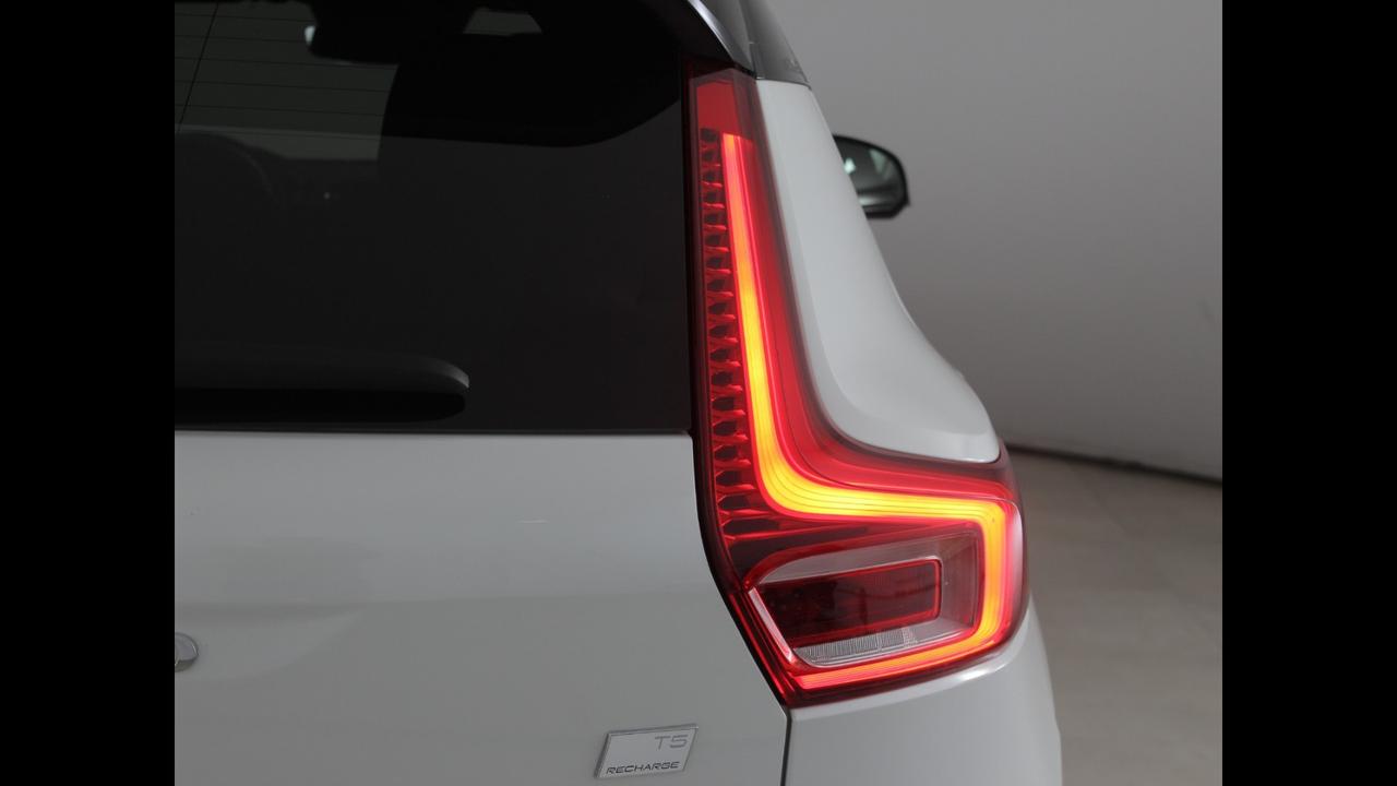VOLVO XC40 - XC40 1.5 t5 phev R-design auto my21