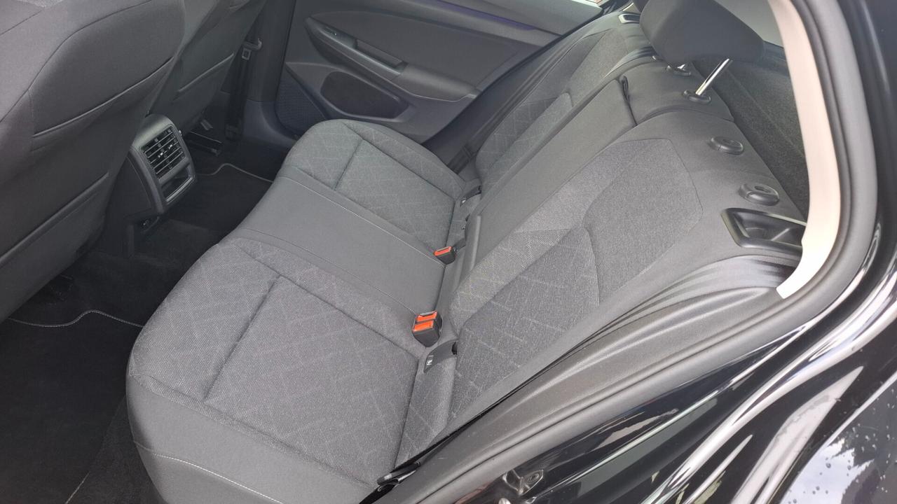 Volkswagen Golf 1.0 TSI 115 CV 5p. Business BlueMotion -FARI FULL LED