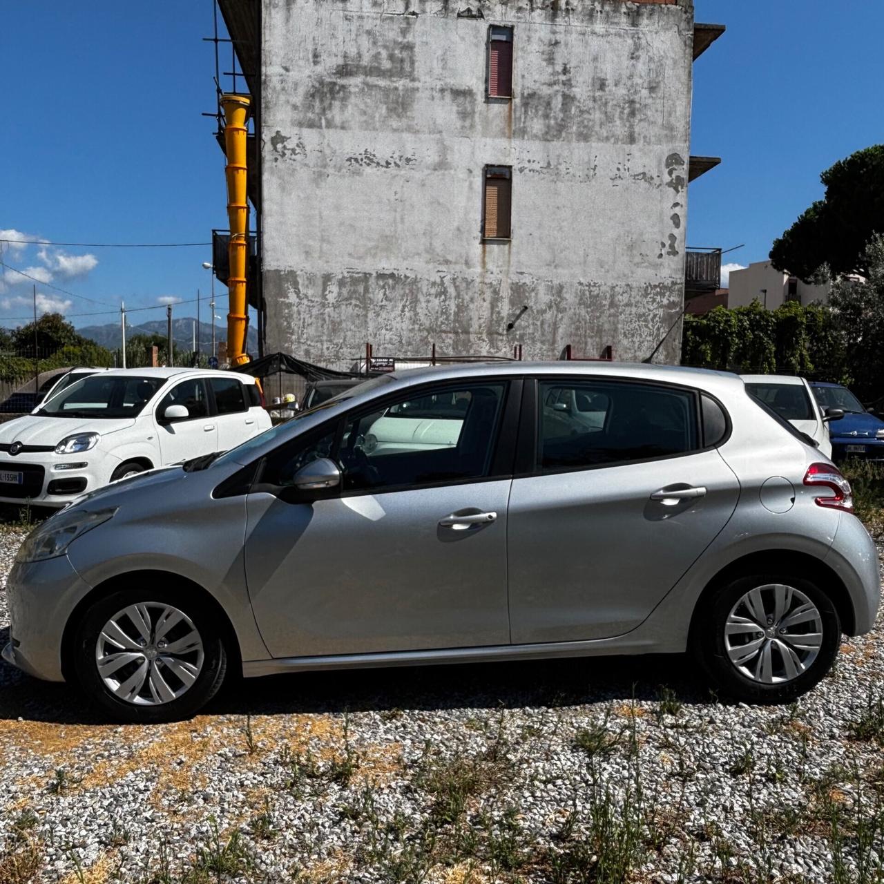 Peugeot 208 1.4 HDi 68 CV 5 porte Allure