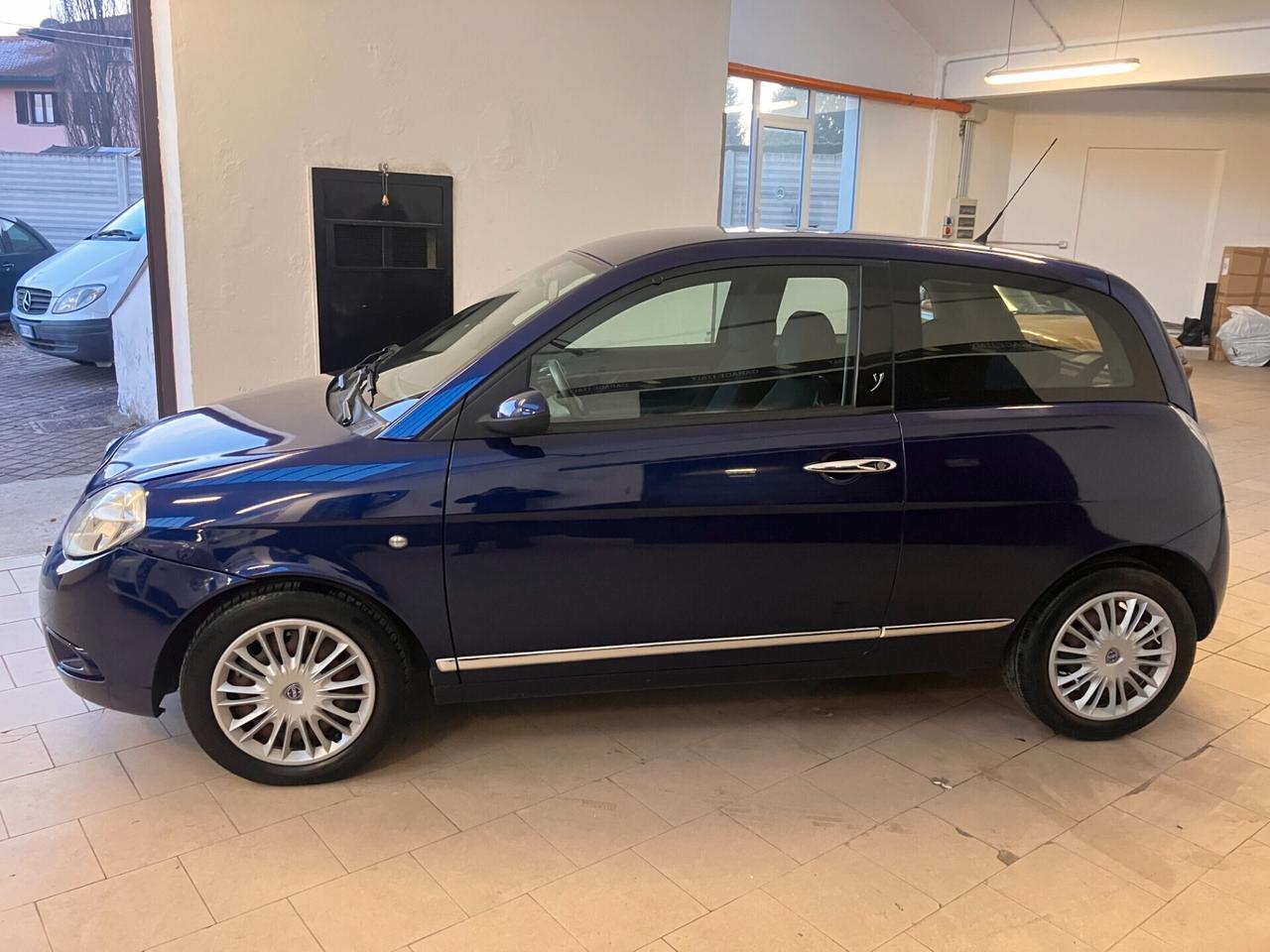 Lancia Ypsilon 1.4 16v Platino NEOPATENTATI