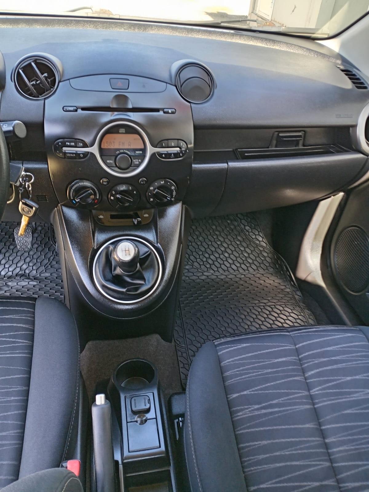 Mazda 2 UTILITARIA 1.3 BENZINA