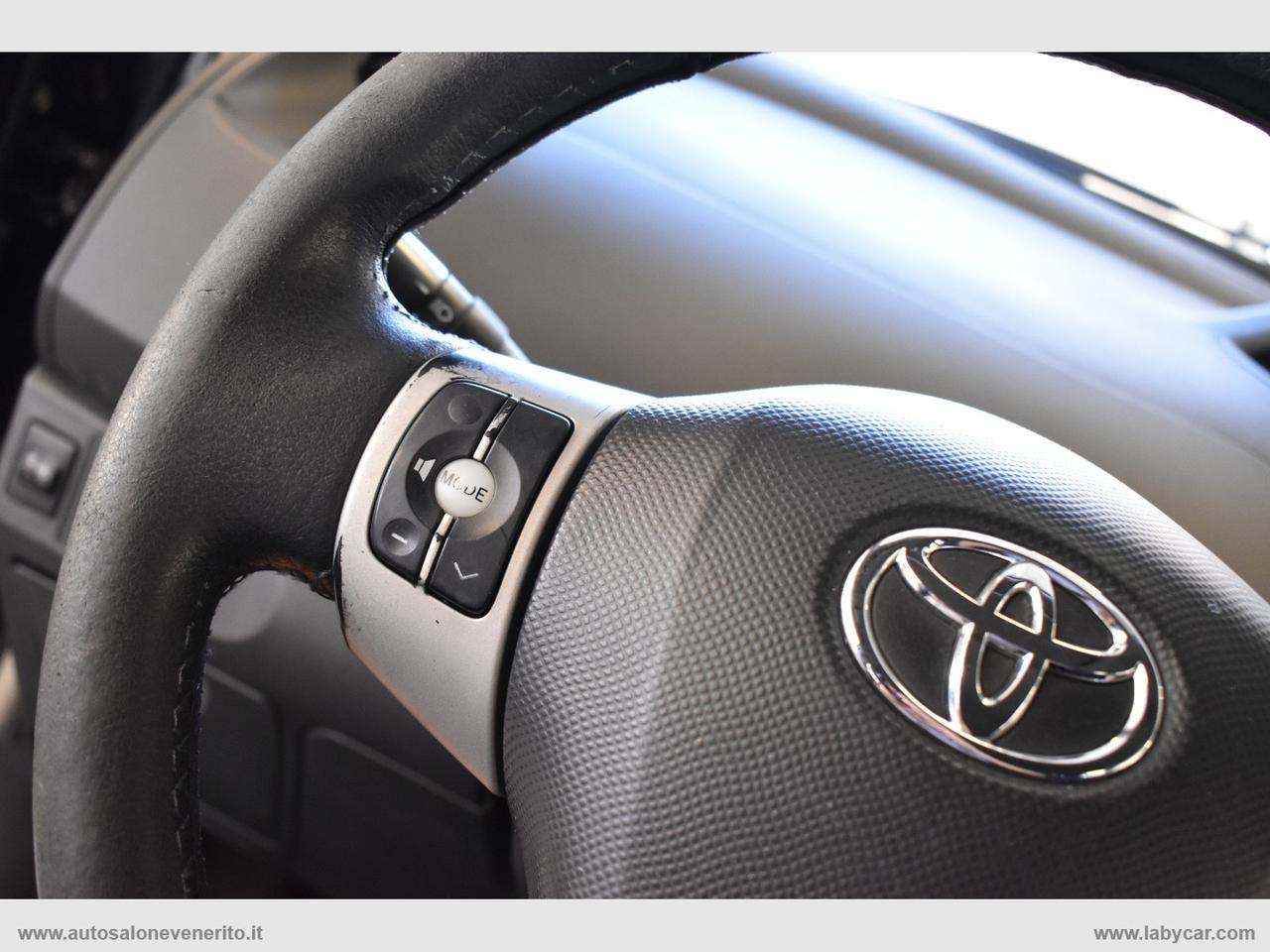 TOYOTA Yaris 1.4 D-4D 5p. Sol