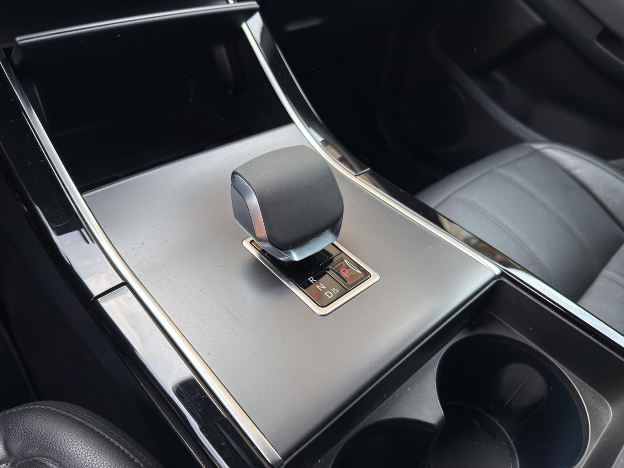 Land Rover Range Evoque 2.0D I4 204 CV AWD Auto R-Dynamic SE