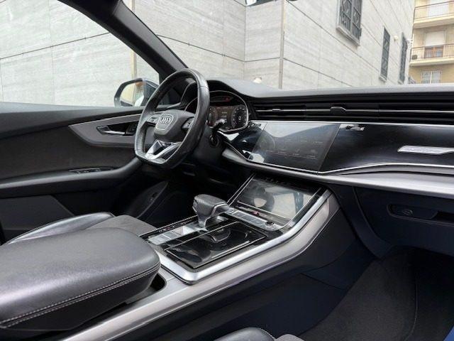 AUDI Q8 50 TDI 286 CV quattro tettuccio cerchi 22" D-TEMP