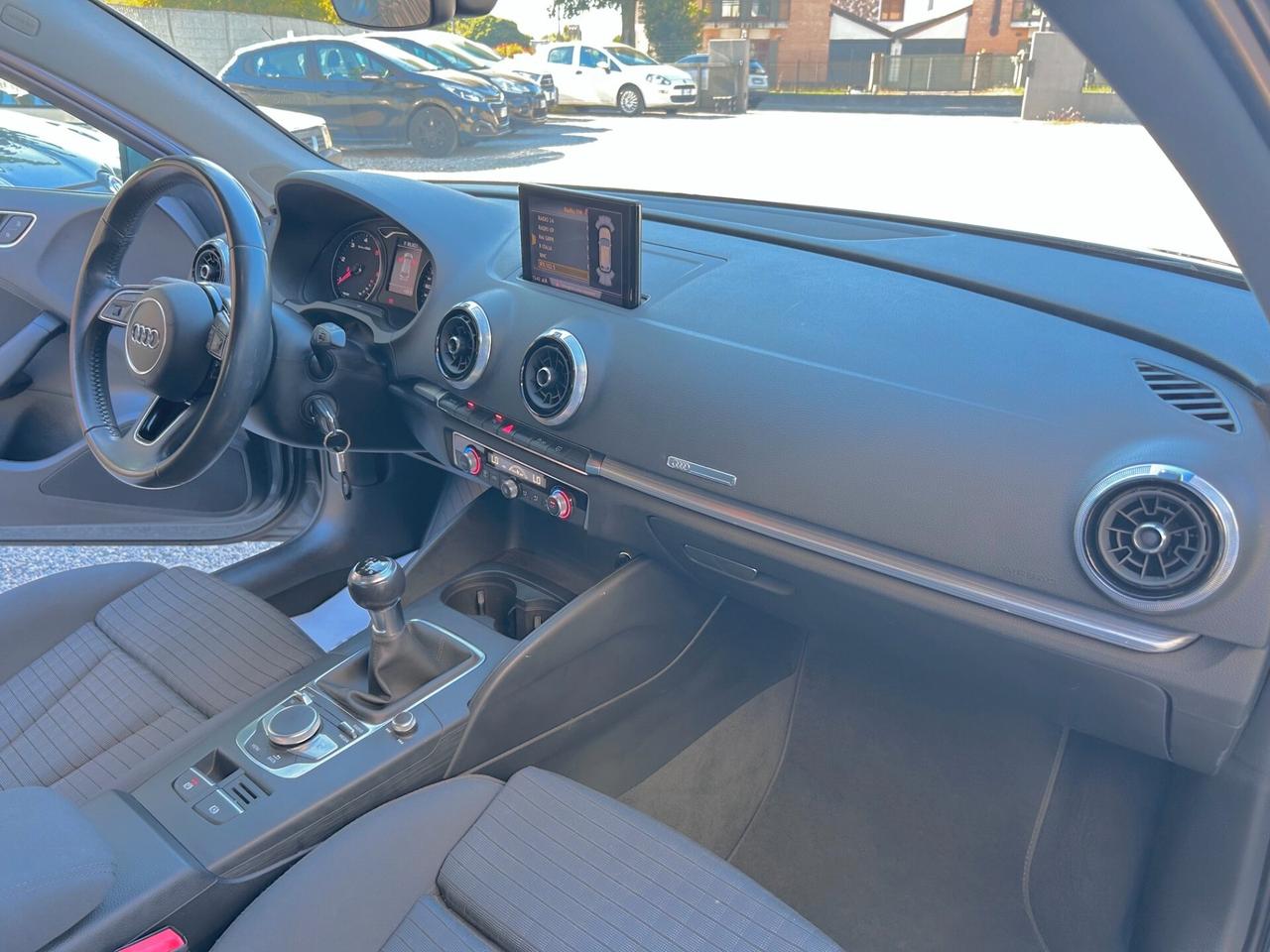 Audi A3 SBK 1.6 TDI Sport - NEOPATENTATI