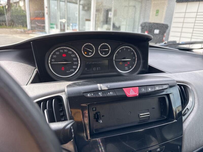 Lancia Ypsilon Ypsilon 1.2 8v Silver s/c.traz.,esp ecochic Gpl 69cv