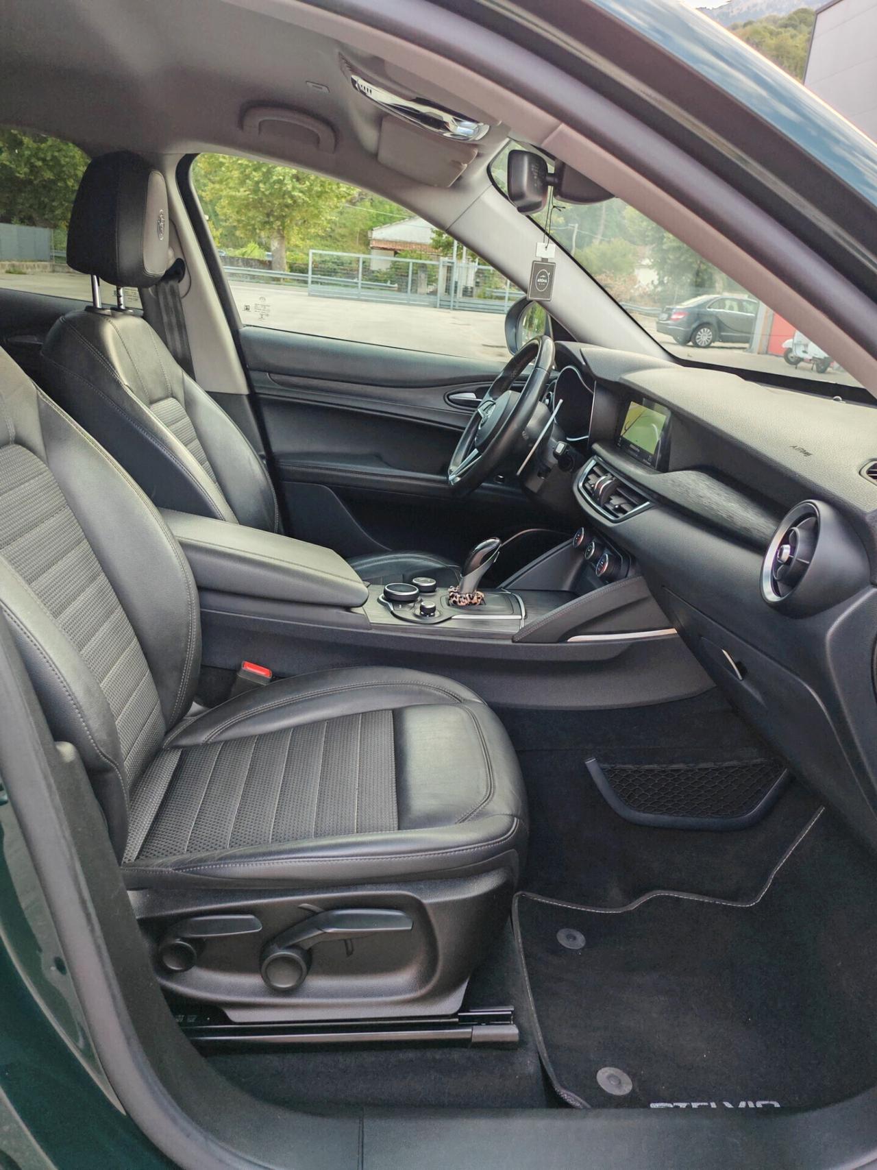 Alfa Romeo Stelvio 2.2 Turbodiesel 210 CV AT8 Q4 Super