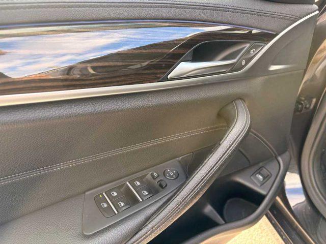 BMW 525 Serie 5(G30/31/F90) - d Touring Luxury