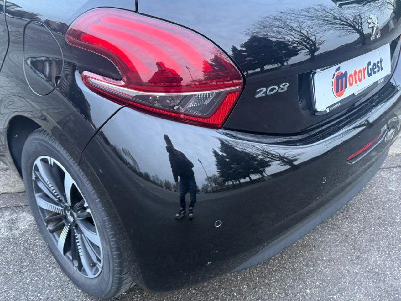 Peugeot 208 BlueHDi 100 S&S 5 porte Signature