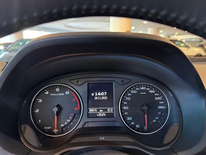 Audi Q2 Q2 30 TFSI Business Design