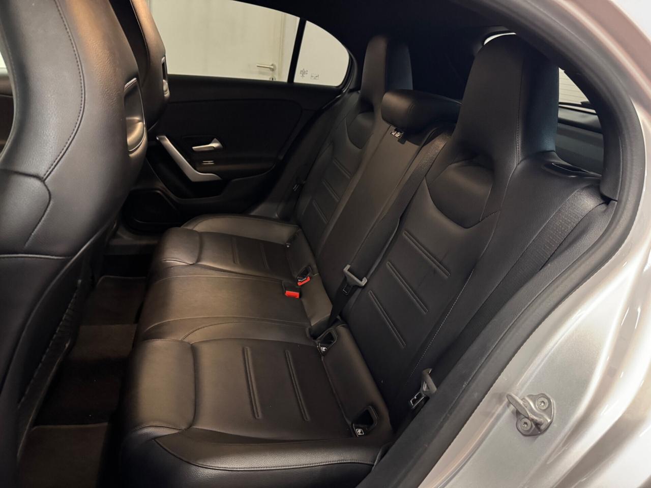 MERCEDES-BENZ A 180 d AUTO SPORT NIGHT EDITION - MY19