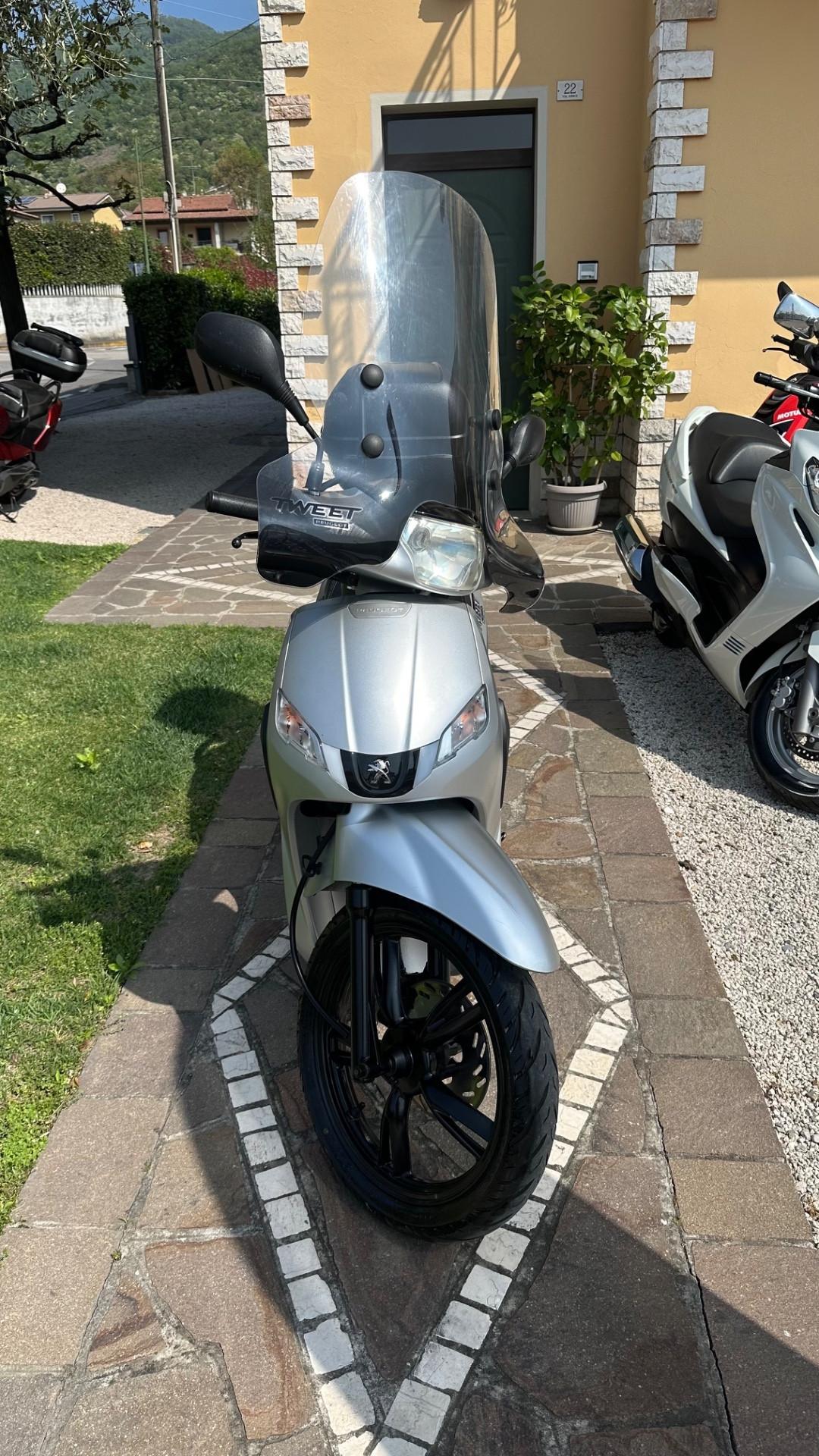 Peugeot Tweet 50 4 tempi con bauletto e parabrezza