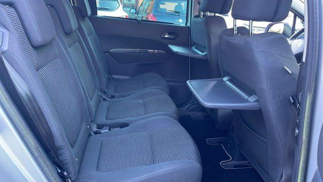 PEUGEOT 5008 1.6 HDi 112CV Business