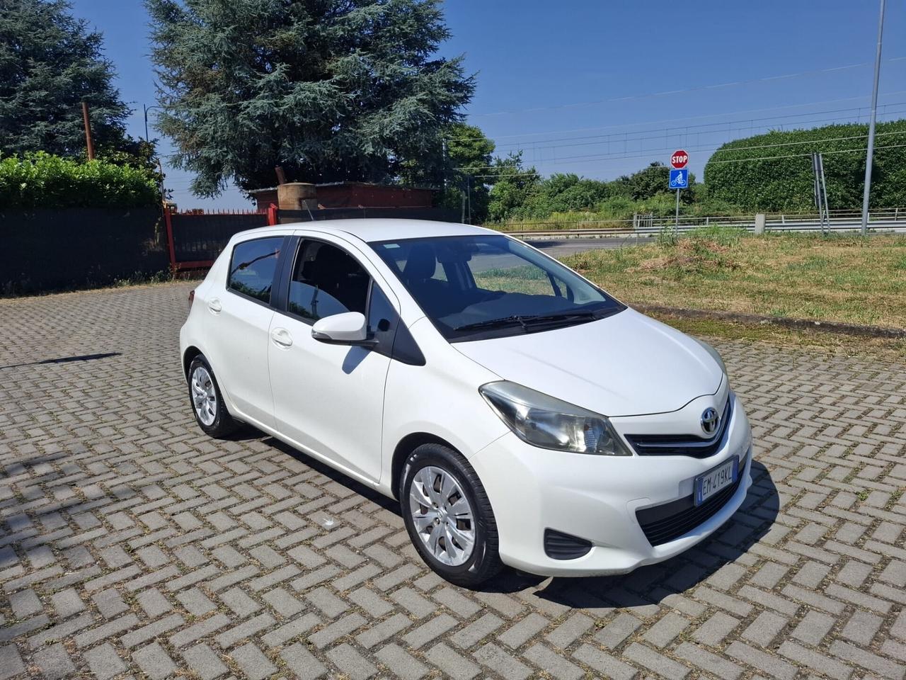 Toyota Yaris 1.0 5 porte Lounge