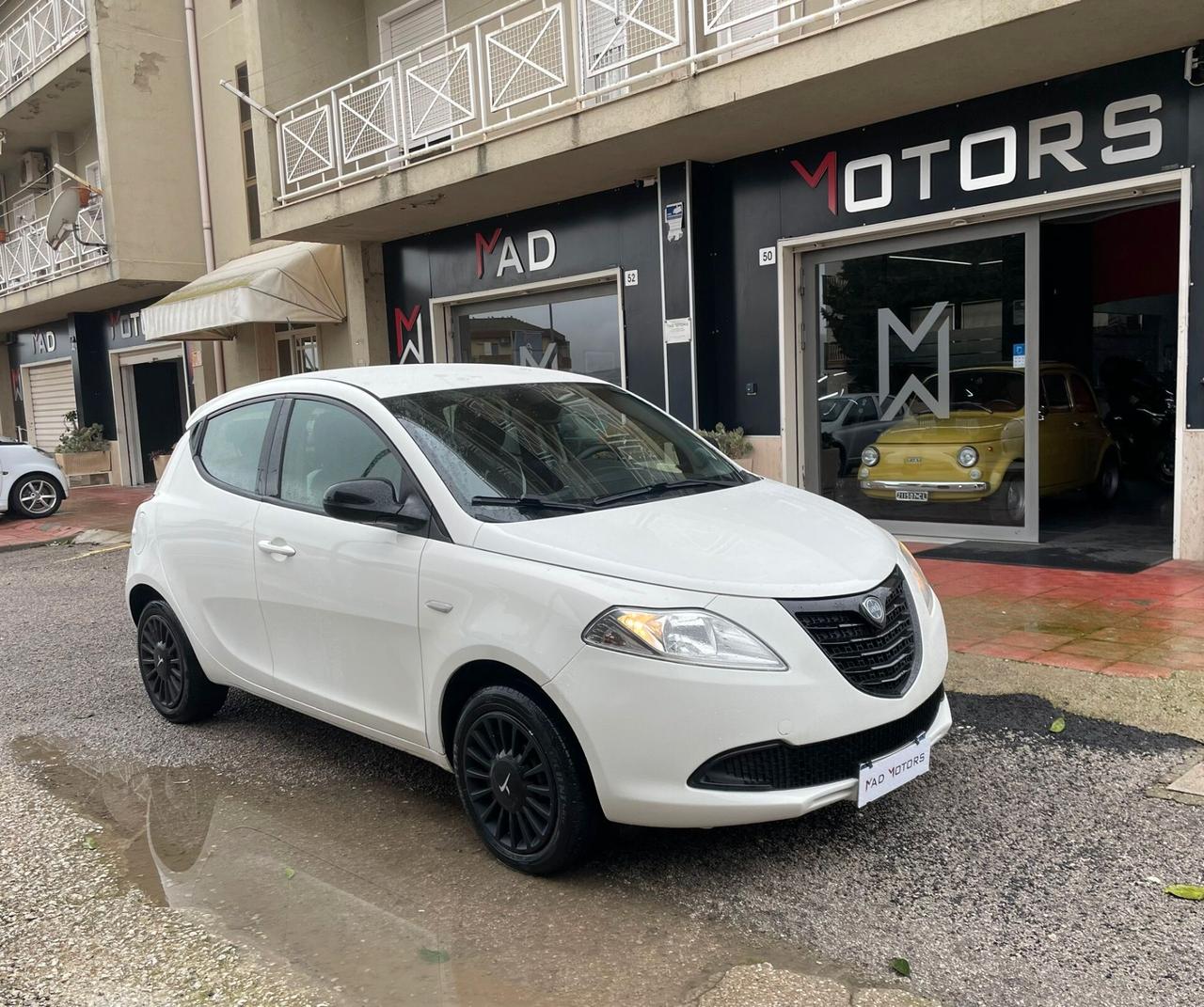 Lancia Ypsilon 1.2 69 CV 5 porte Platinum