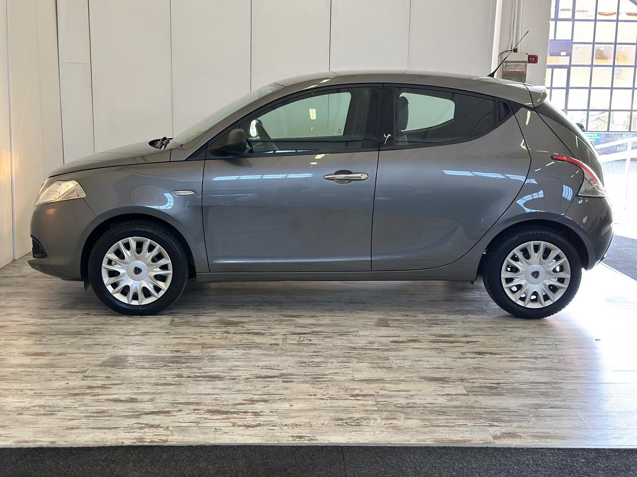 Lancia Ypsilon 1.2 Benzina 69 CV 5 porte Ok Neopatentati