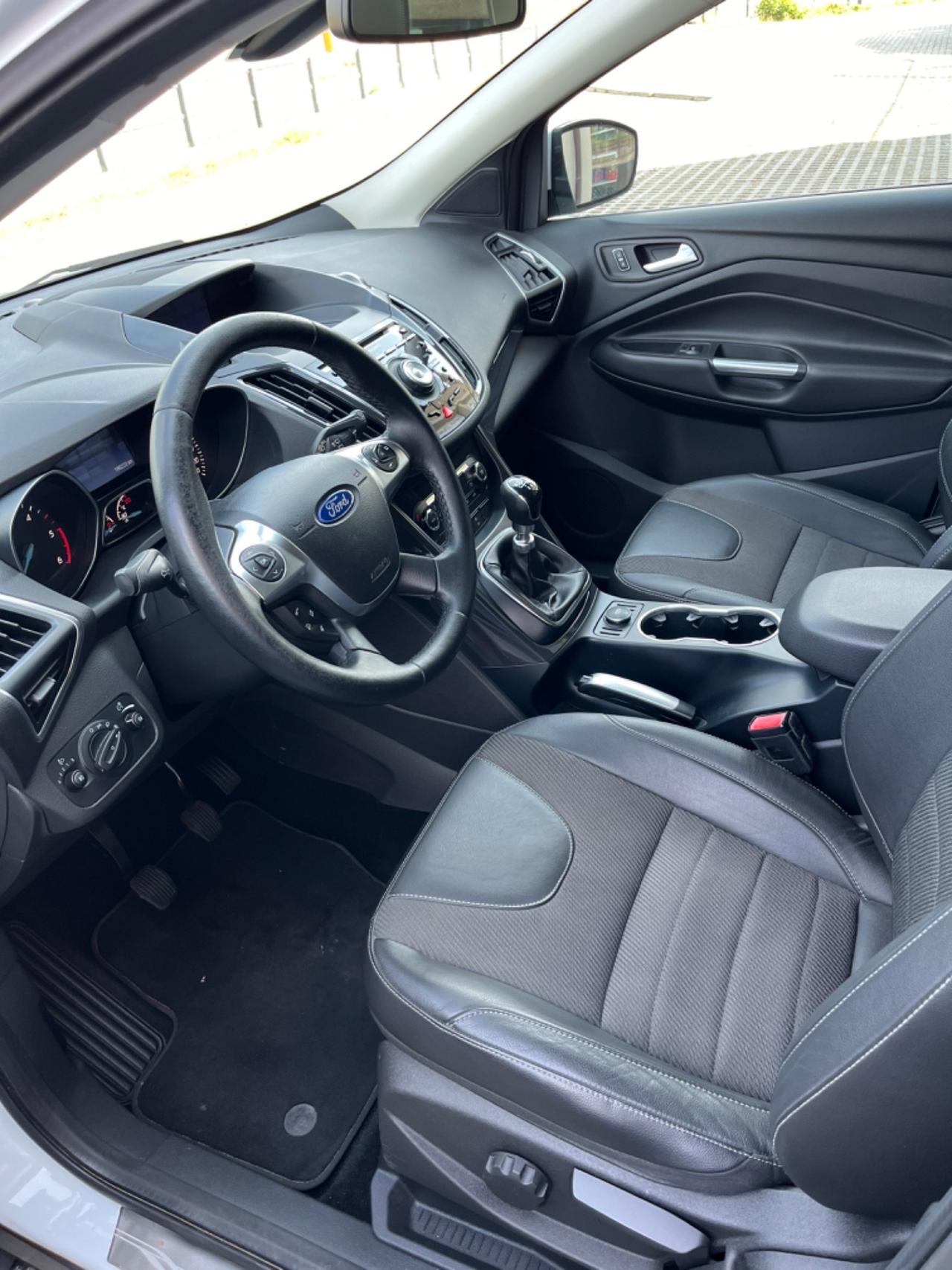 Ford Kuga 2.0 TDCI 150 CV S&S 4WD Business