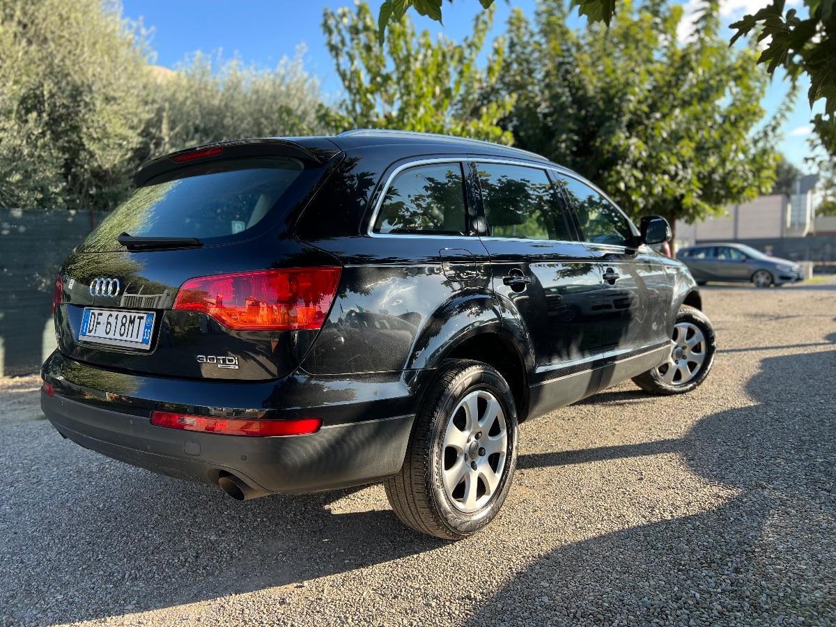 AUDI - Q7 - 3.0 V6 TDI 240 CV F.AP. quattro tip.
