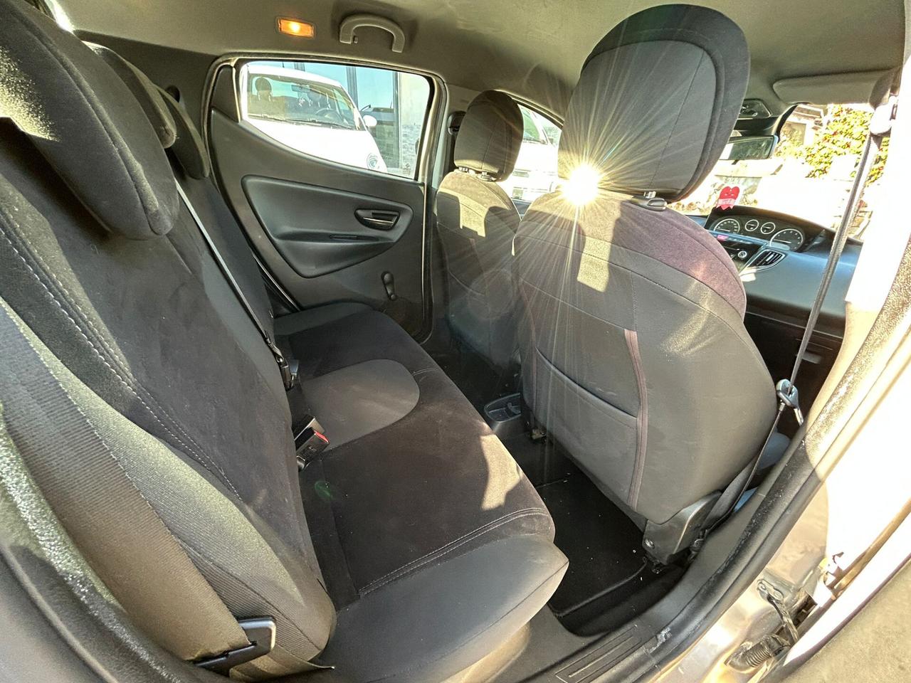 Lancia Ypsilon 1.2 69 CV 5 porte Gold