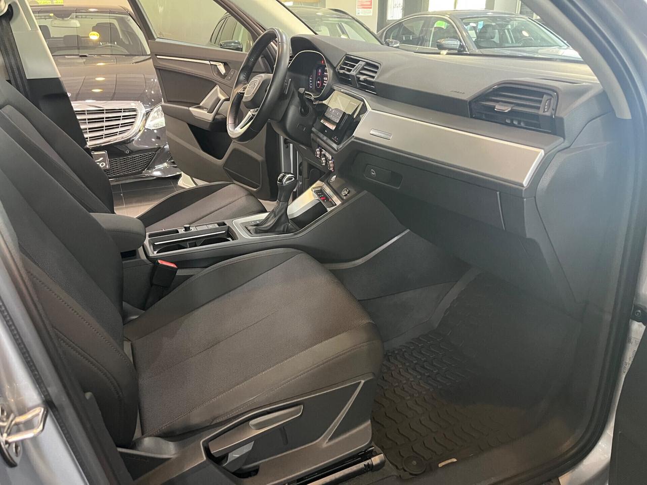 Audi Q3 35 2.0 tdi Business s-tronic 92.000 KM!!