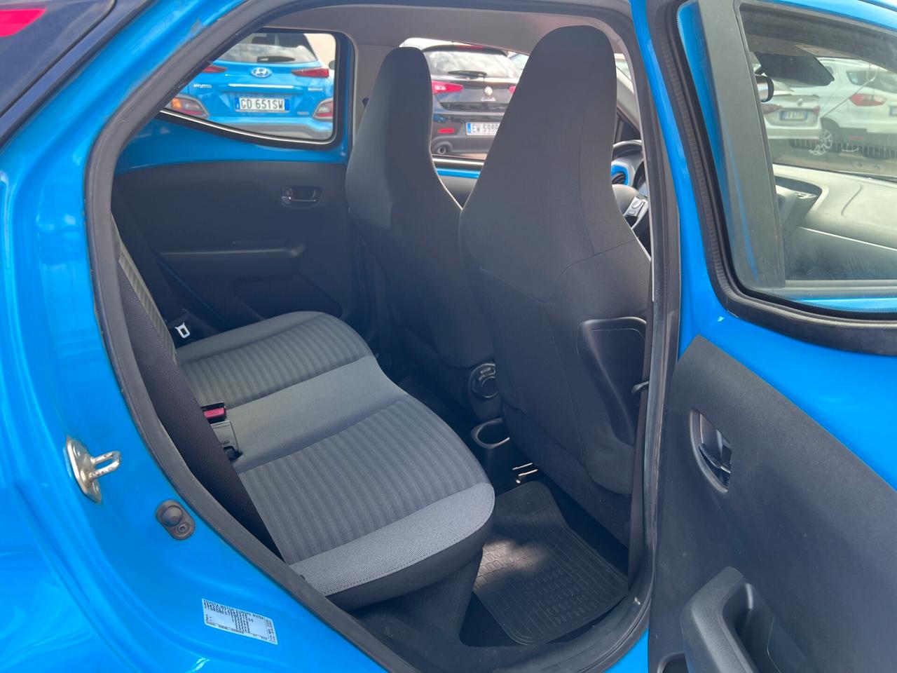 Toyota Aygo Connect 1.0 VVT-i 72 CV 5 porte x-clusiv