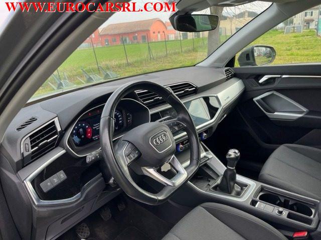 AUDI Q3 35 TFSI Business