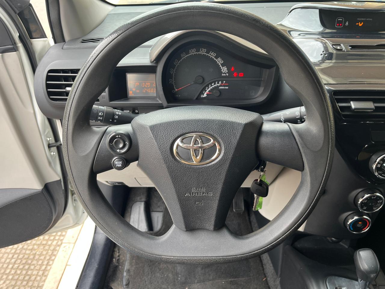 Toyota iQ 1.0 CVT 68cv Automatica