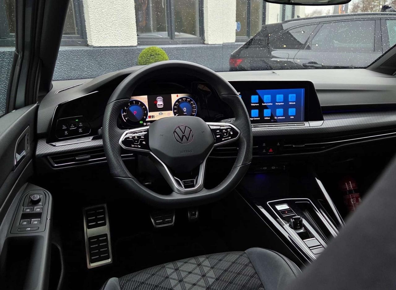 Volkswagen Golf 1.0 eTSI R-line DSG