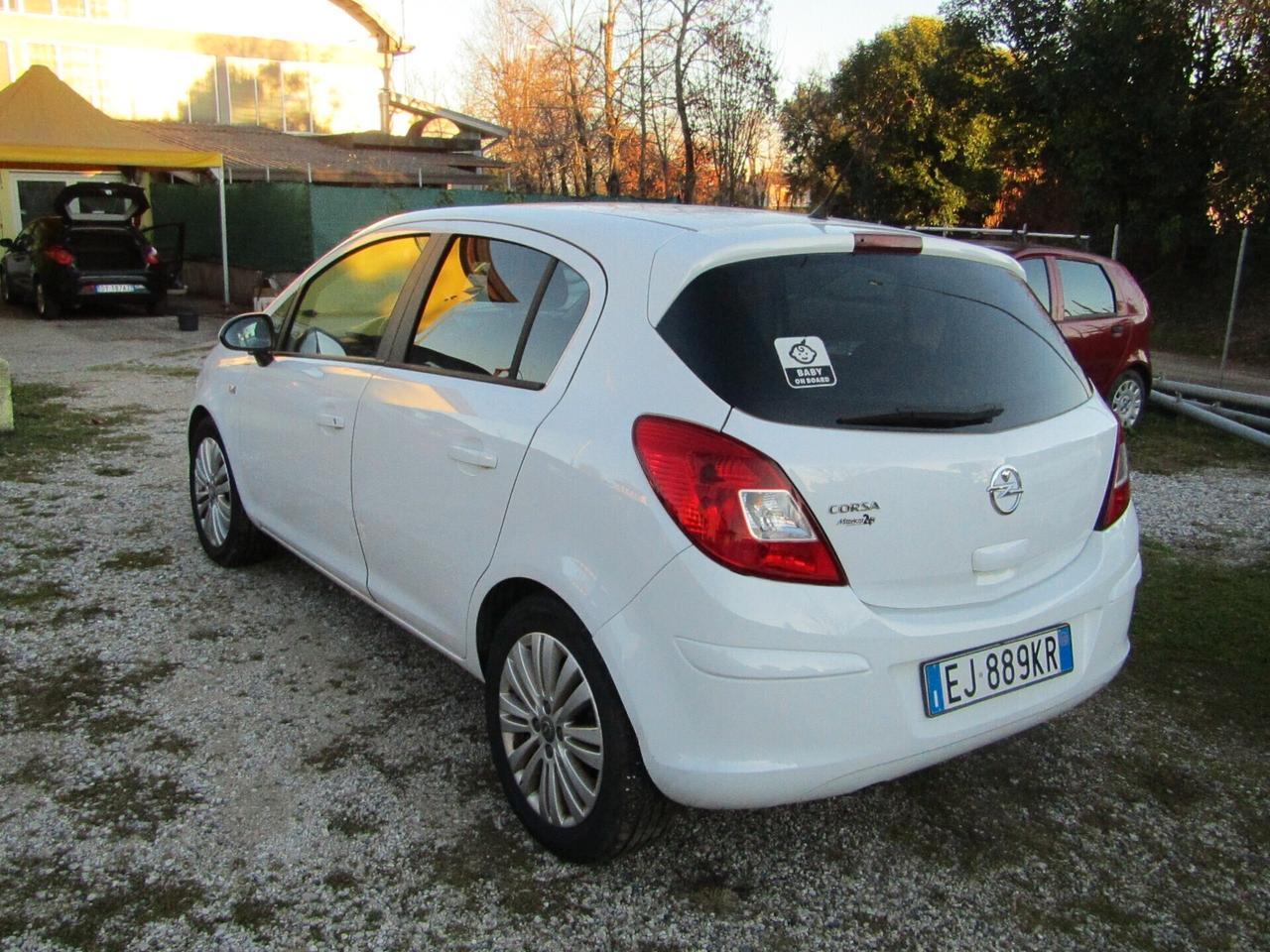 Opel Corsa 1.2 bz 16V 5 p. frizione nuova