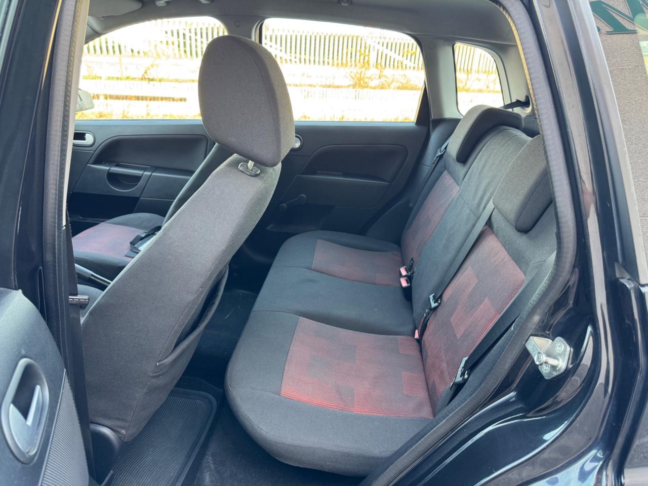 Ford Fiesta 1.4 TDCi 5p. Ghia