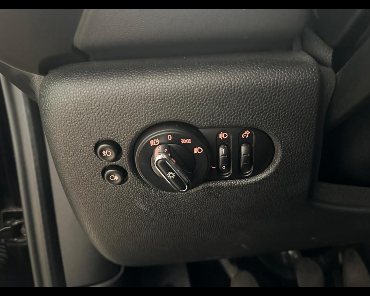 MINI Mini 5 porte (F55) - Mini 1.5 One 75 CV 5 porte