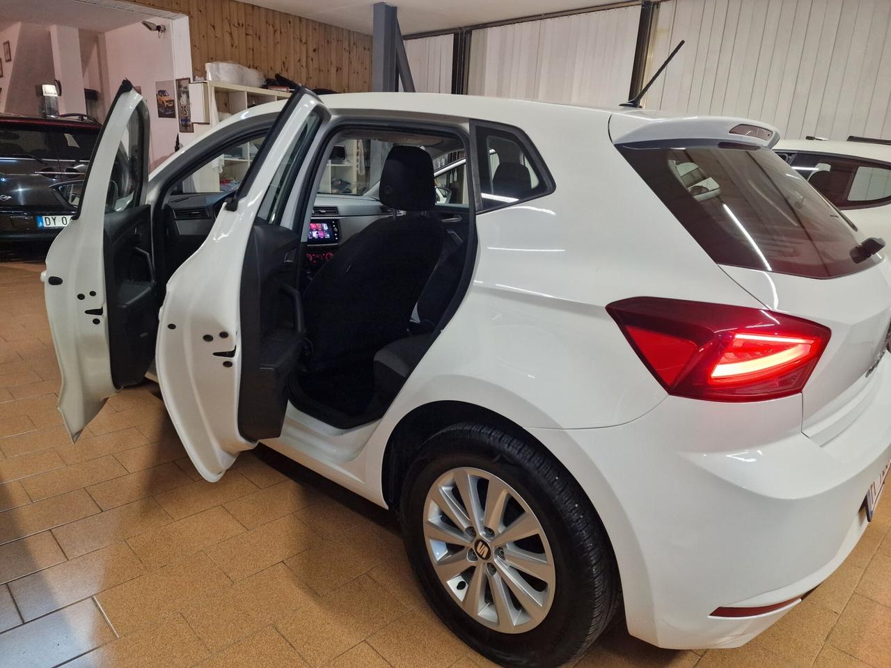 Seat Ibiza 1.0 TGI 5 porte FR, ok neopatentati