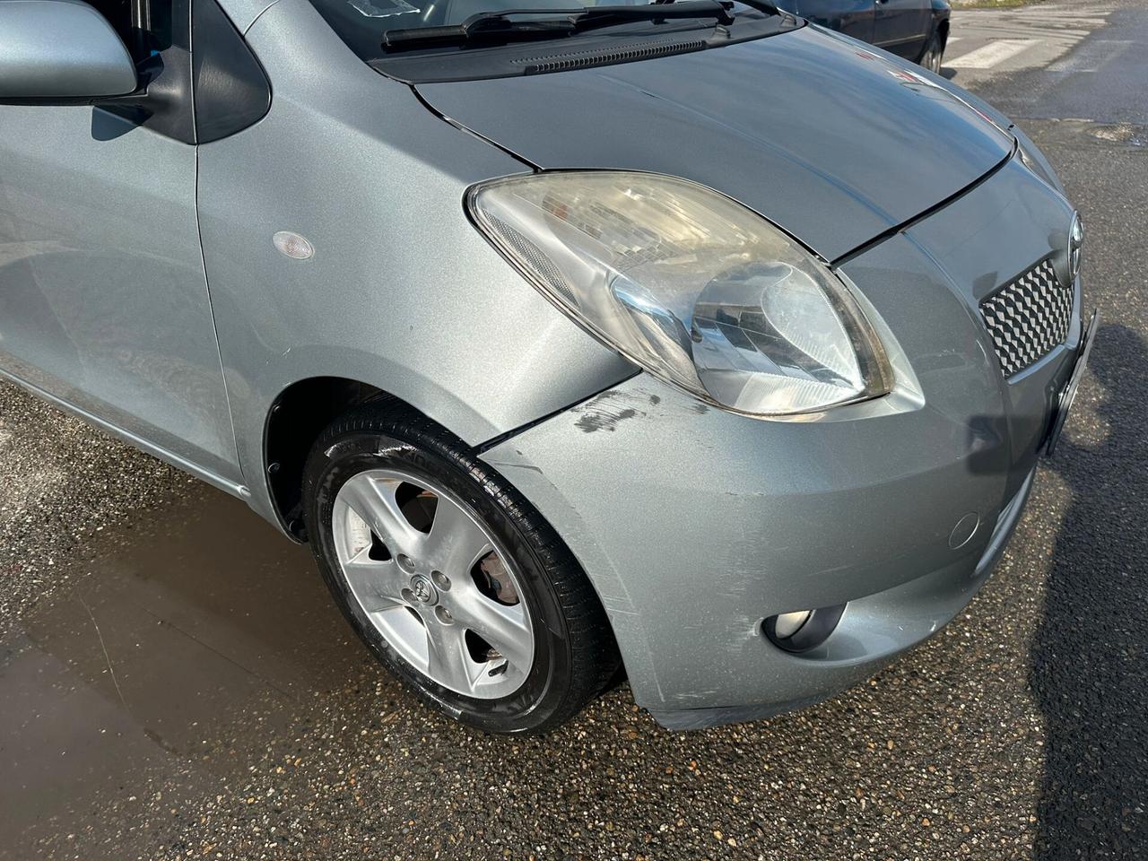 Toyota Yaris 1.3 5 porte Navi