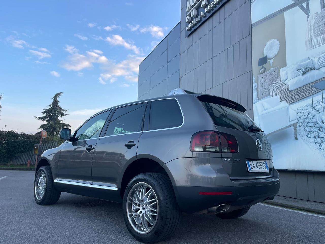 Volkswagen Touareg 240CV 3.0 TDI DPF V6 tip. Executive