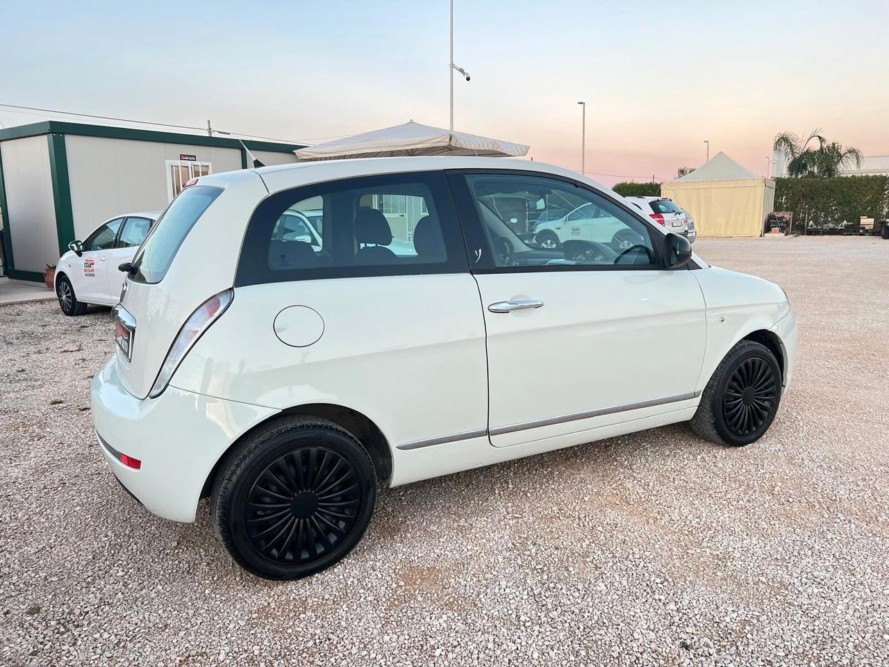 Lancia Ypsilon 1.2 69 CV