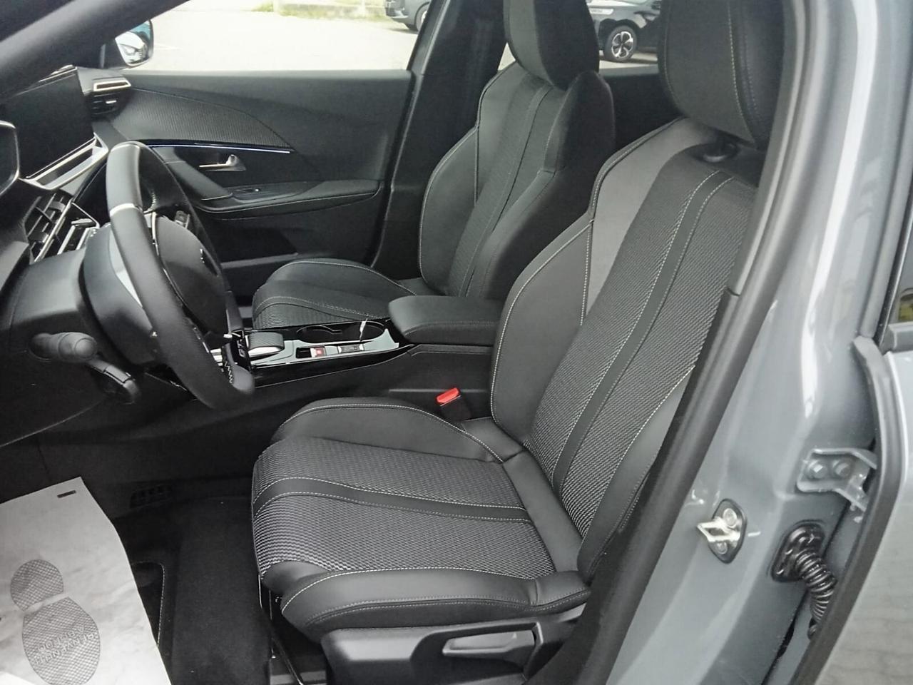 Peugeot 2008 Hybrid 145 e-DCS6 GT